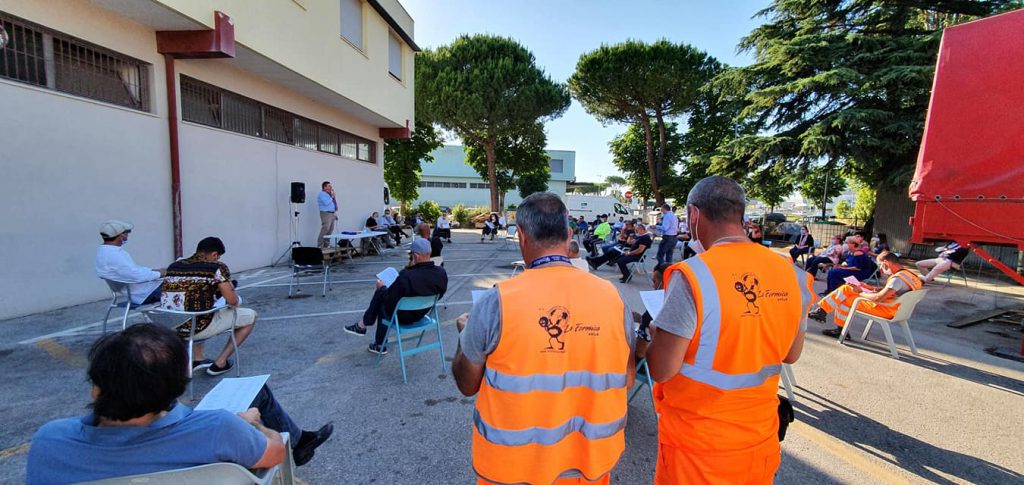 Approvato il bilancio: l’assemblea dei soci si svolge all’aperto, nel rispetto delle regole anti Covid  nel piazzale della sede di via Portogallo